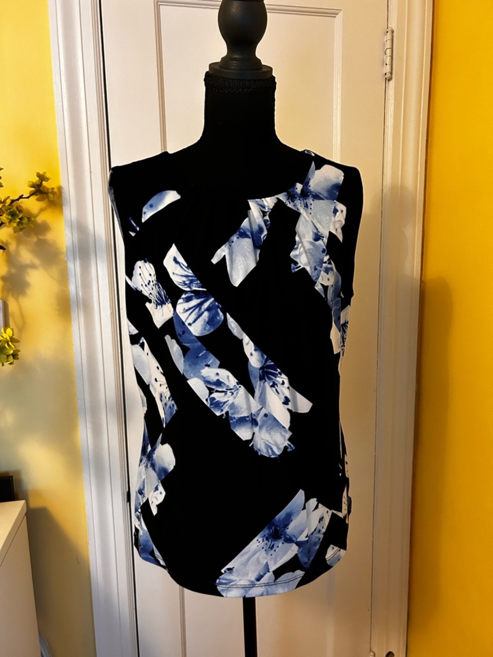 Calvin Klein Black and Blue Floral Print Top Size L